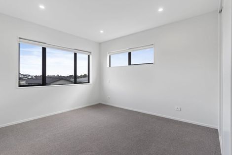 Photo of property in 18 Gosper Road, Takanini, 2112