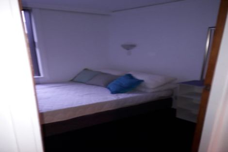 Photo of property in 2/2 Oriental Terrace, Mount Victoria, Wellington, 6011