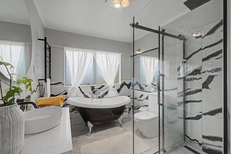 Photo of property in 2/24 Mcquarrie Avenue, Wattle Downs, Auckland, 2103