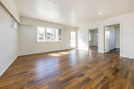 Photo of property in 51 Weymouth Road, Manurewa, Auckland, 2102