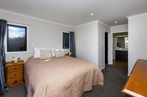 Photo of property in 24 Te Kaeaea Crescent, Wallaceville, Upper Hutt, 5018