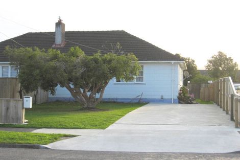 Photo of property in 8 Strand Crescent, Naenae, Lower Hutt, 5011