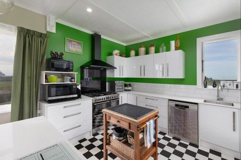 Photo of property in 403 Opunake Road, Cardiff, Stratford, 4391