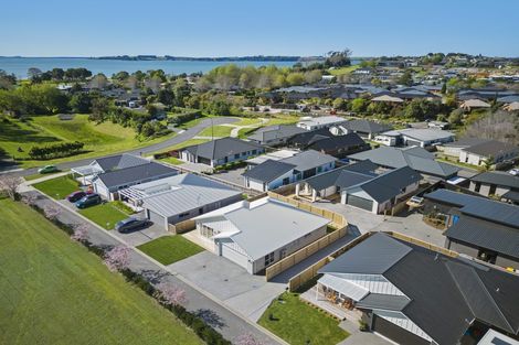 Photo of property in 6 Grove Lane, Omokoroa, 3114