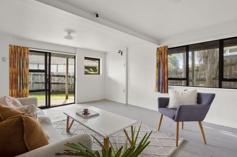 Photo of property in 1/94 Archers Road, Glenfield, Auckland, 0629