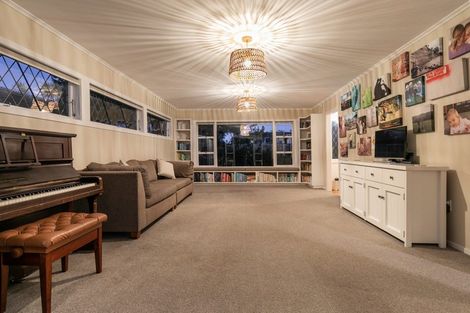 Photo of property in 1/42 Toroa Street, Torbay, Auckland, 0630