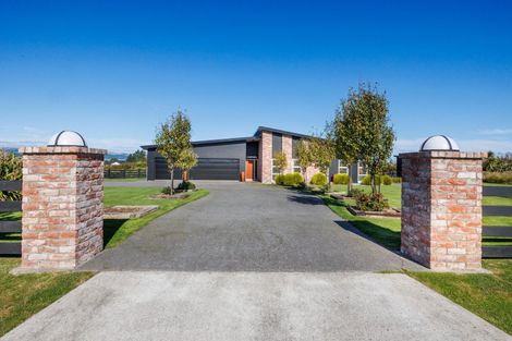 Photo of property in 9 Paterson Lane, Kelvin Grove, Palmerston North, 4470
