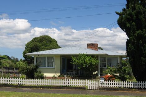 Photo of property in 23 Falkirk Street, Blockhouse Bay, Auckland, 0600