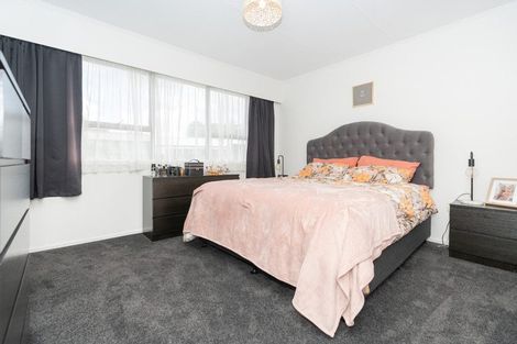 Photo of property in 54 Morrow Avenue, St Andrews, Hamilton, 3200