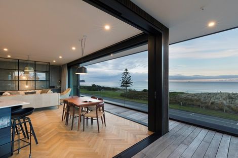 Photo of property in 212 Marine Parade, Mount Maunganui, 3116