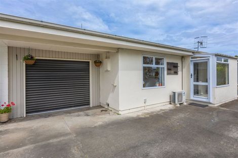 Photo of property in 2/69 Meeanee Road, Taradale, Napier, 4112