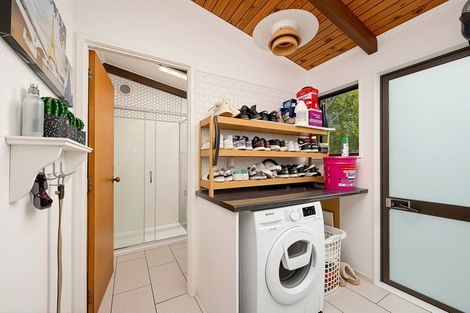 Photo of property in 2 Raelene Place, Massey, Auckland, 0614