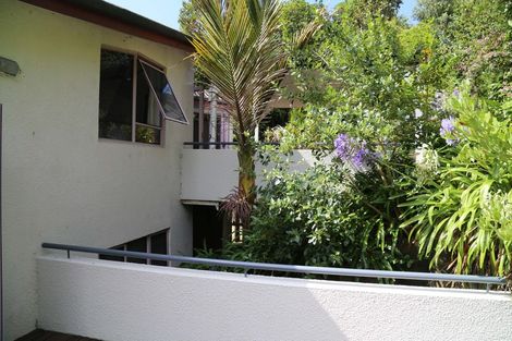 Photo of property in 2/18 The Esplanade, Castor Bay, Auckland, 0620