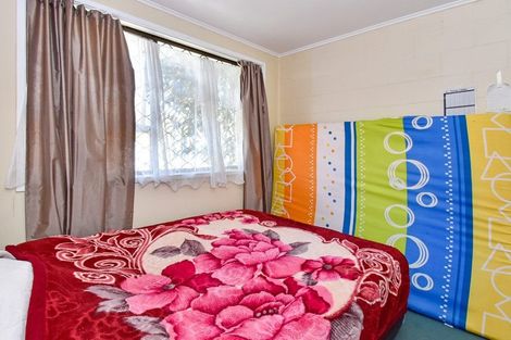 Photo of property in 2/5 Deering Place, Papatoetoe, Auckland, 2025