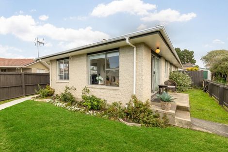 Photo of property in 1/17 Tamarisk Place, Parklands, Christchurch, 8083