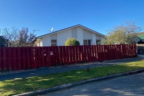 Photo of property in 52 Royal Park Drive, Parklands, Christchurch, 8083