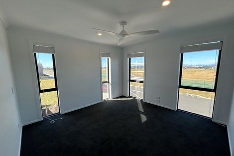 Photo of property in 8 Atutahi Lane, Papamoa Beach, 3118