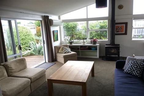 Photo of property in 34 Birdwood Avenue, Moturoa, New Plymouth, 4310