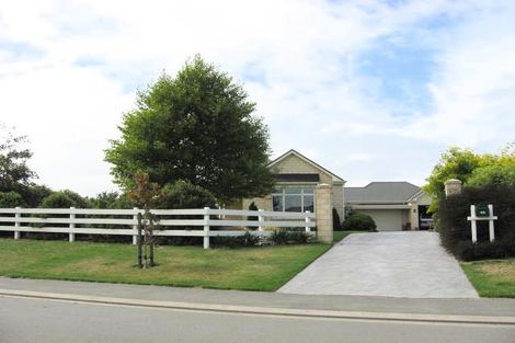 Photo of property in 46 Stonebridge Way, Prebbleton, 7604