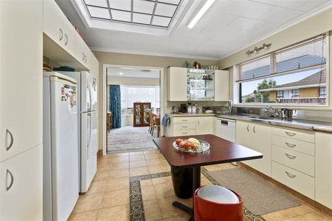 Photo of property in 48 Highbury Drive, Levin, 5510