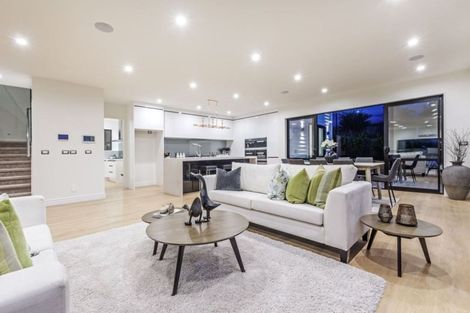 Photo of property in 42 Fernhill Way, Oteha, Auckland, 0632