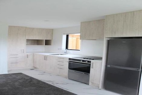 Photo of property in 1/83 Vodanovich Road, Te Atatu South, Auckland, 0610