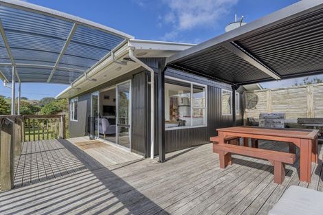 Photo of property in 12 Hardy Place, Cooks Beach, Whitianga, 3591