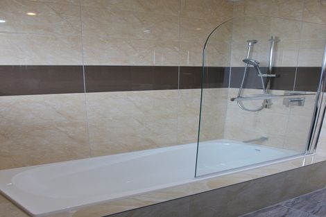 Photo of property in 52a Churchill Avenue, Manurewa, Auckland, 2102