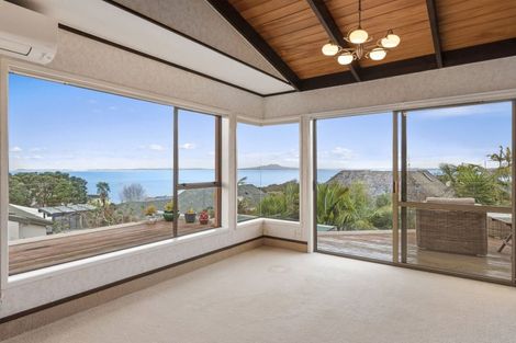 Photo of property in 31 Ridge Road, Waiake, Auckland, 0630