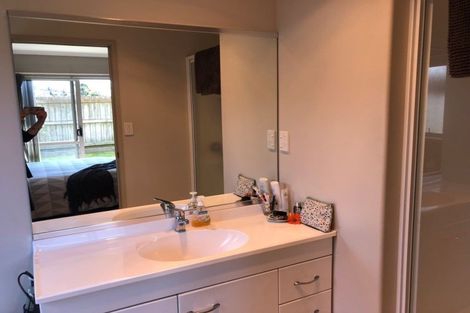 Photo of property in 5 Grabella Place, Papamoa Beach, Papamoa, 3118