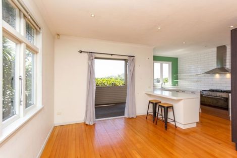 Photo of property in 35 Lemon Street, New Plymouth, 4310