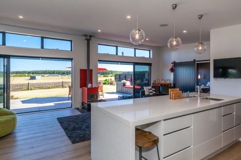 Photo of property in 18 Story Street, Foxton Beach, Foxton, 4815