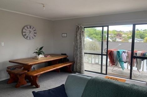 Photo of property in 65 Trias Road, Totara Vale, Auckland, 0629