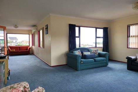 Photo of property in 17 Jordan Street, Island Bay, Wellington, 6023