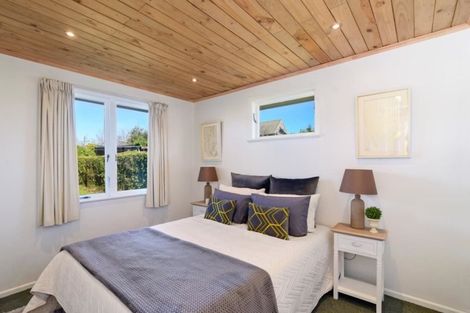 Photo of property in 28 Charles Road, Hannahs Bay, Rotorua, 3010