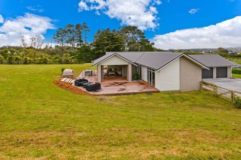 Photo of property in 73d Oraha Road, Kumeu, 0892