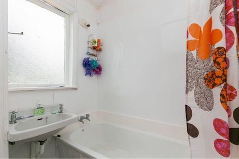 Photo of property in 34a-d Cornwall Crescent, Cannons Creek, Porirua, 5024