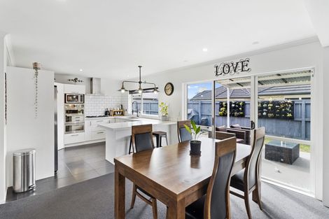 Photo of property in 4 Vermont Court, Huntington, Hamilton, 3210