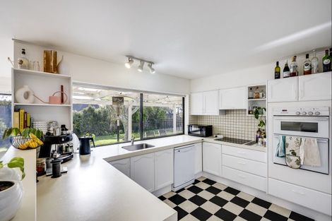 Photo of property in 62 Iona Road, Havelock North, 4130