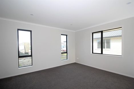 Photo of property in 21 Kaurinui Crescent, One Tree Point, 0118