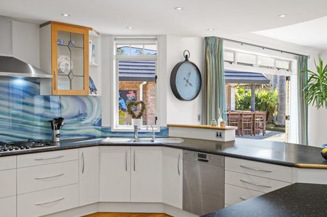 Photo of property in 14 Glencairn Place, Buckland, Pukekohe, 2677