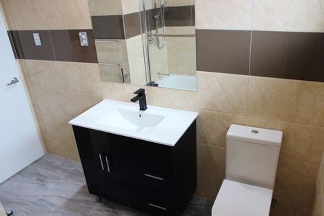 Photo of property in 52a Churchill Avenue, Manurewa, Auckland, 2102