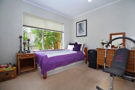 Photo of property in 2/7 Zurich Place, Weymouth, Auckland, 2103