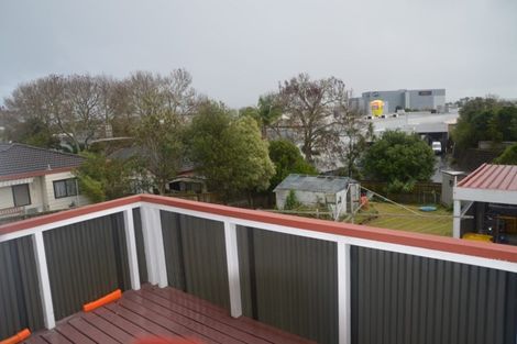 Photo of property in 13 Newington Road, Henderson, Auckland, 0612