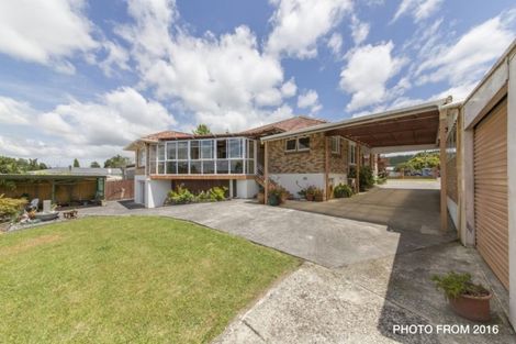 Photo of property in 11 School Road, Riverhead, 0820