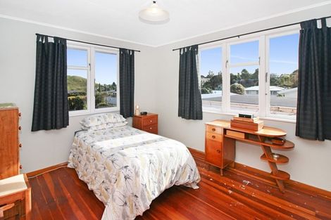 Photo of property in 1a Ward Place, Marfell, New Plymouth, 4310