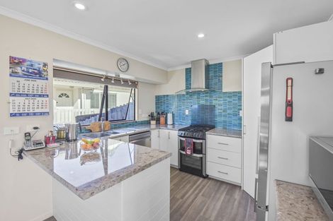 Photo of property in 4a Kestrel Heights, Arkles Bay, Whangaparaoa, 0932