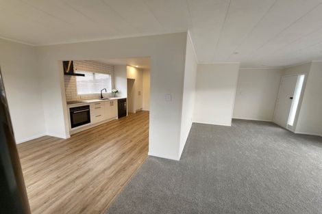 Photo of property in 82 Lynn Road, Bayview, Auckland, 0629