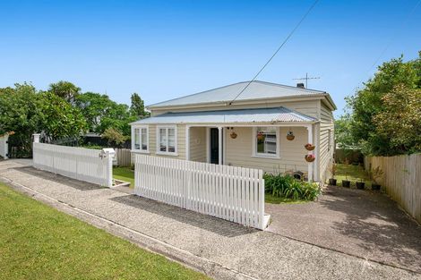 Photo of property in 31 Garfield Road, Helensville, 0800