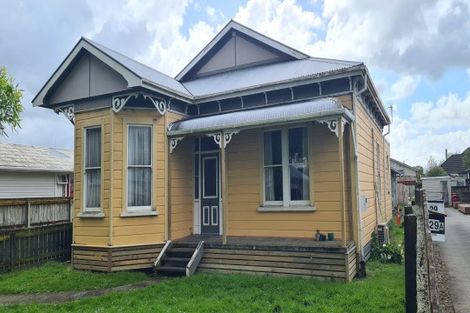 Photo of property in 27 Ada Street, Hokowhitu, Palmerston North, 4410